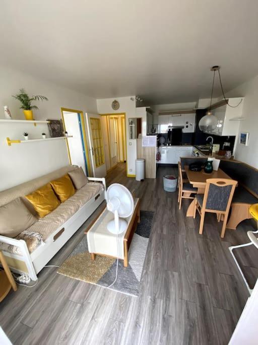 Logement Cosy, Situe Entre Ciel Et Mer Vence Exterior foto